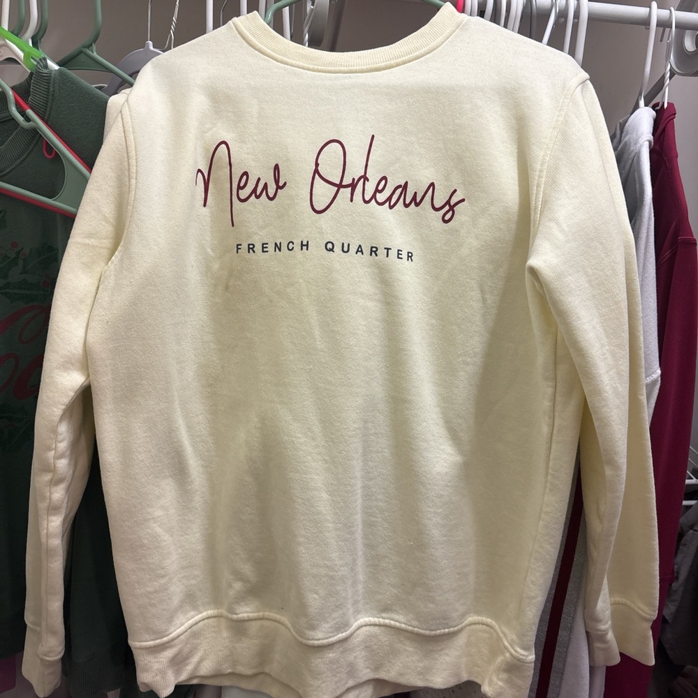 New Orleans French Quarter light yellow Sweatshirt M excellent condition